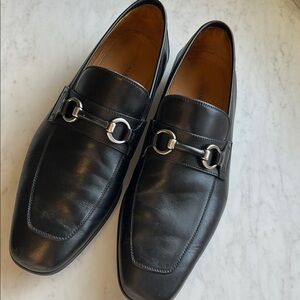 Magnanni Black Leather Slip-On Loafers
